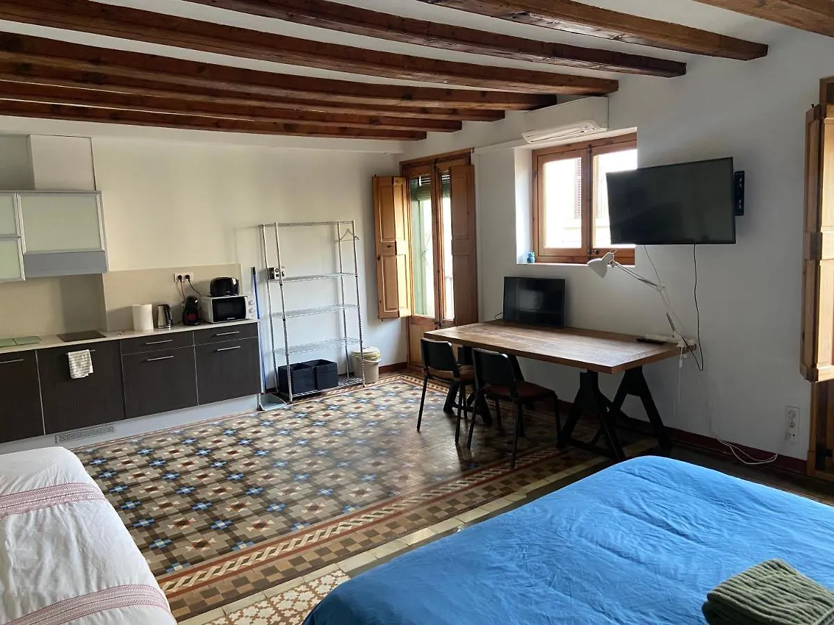 Lovely 2-Bed Apartment In Barcelonas Best Location