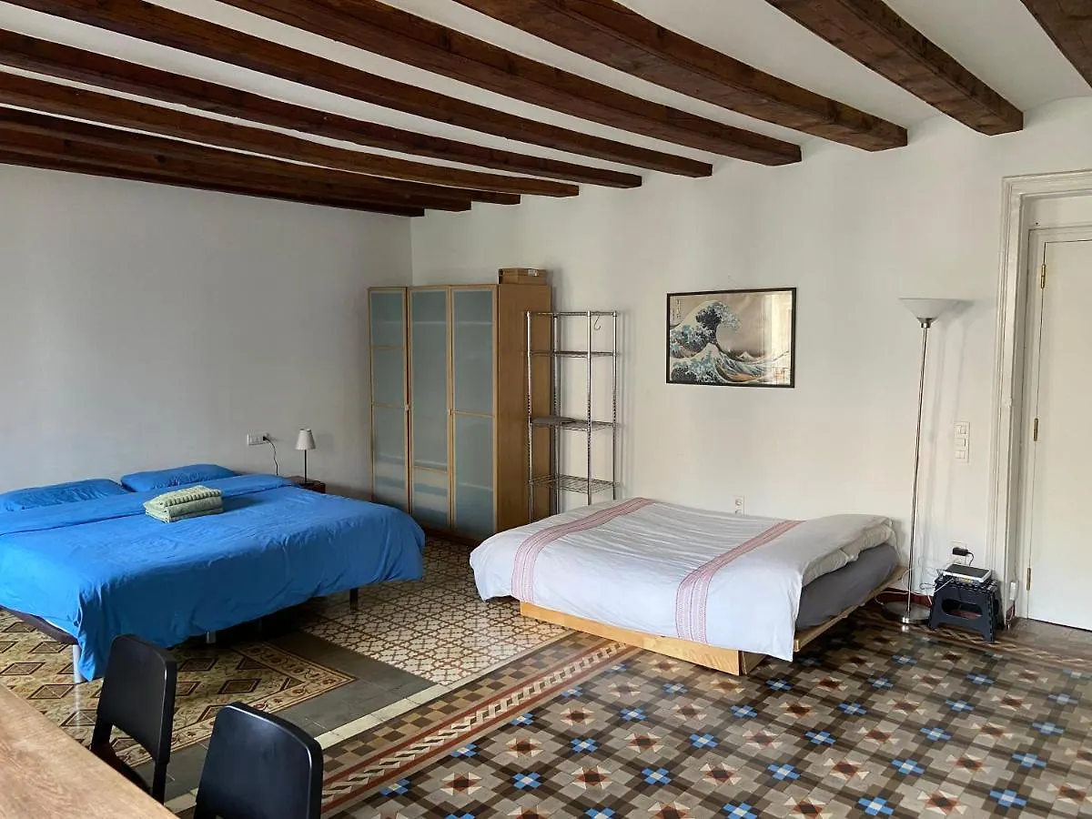 Lovely 2-Bed Apartment In Barcelonas Best Location