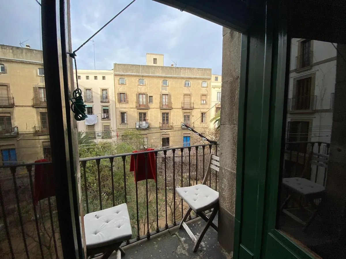 Lovely 2-Bed Apartment In Barcelonas Best Location 0*, Barcelona