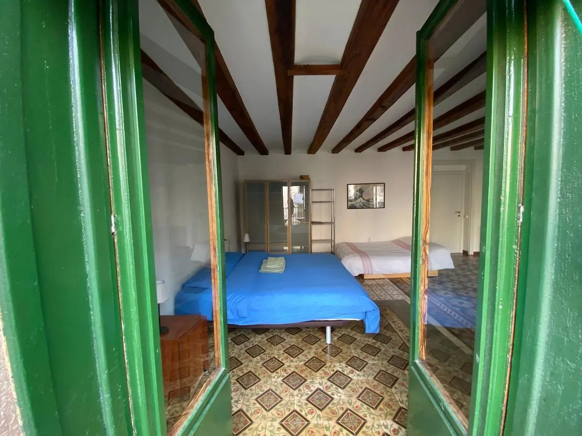 Lovely 2-Bed Apartment In Barcelonas Best Location
