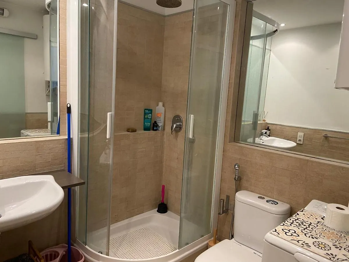 Lovely 2-Bed Apartment In Barcelonas Best Location 西班牙